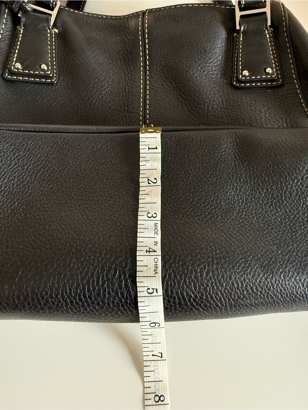 Fossil Black Leather Shoulder Tote with Contrast Stitching - Picture 8 of 11